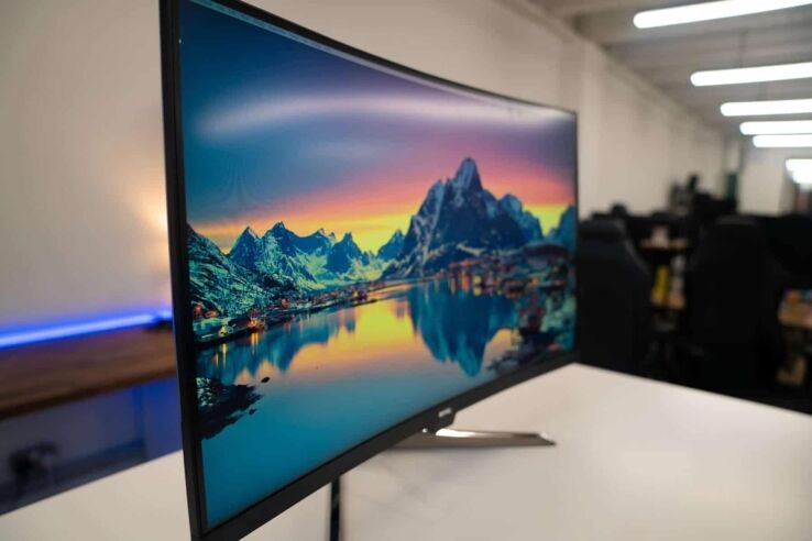 Are curved monitors good for gaming?