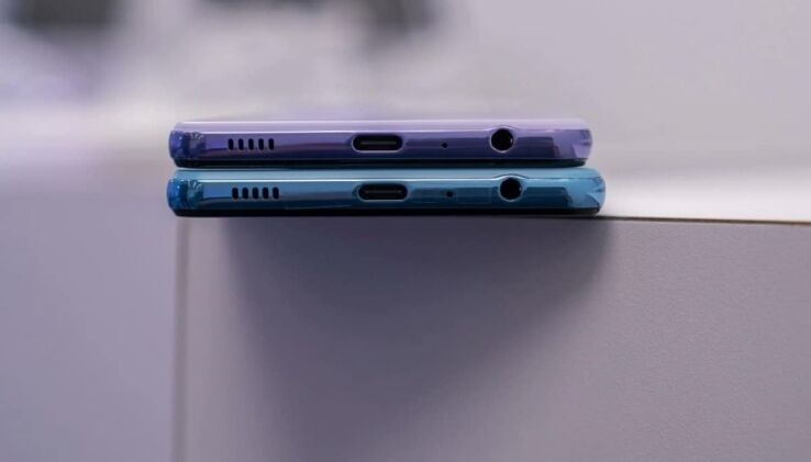 Does Samsung Galaxy S23 have a headphone jack?